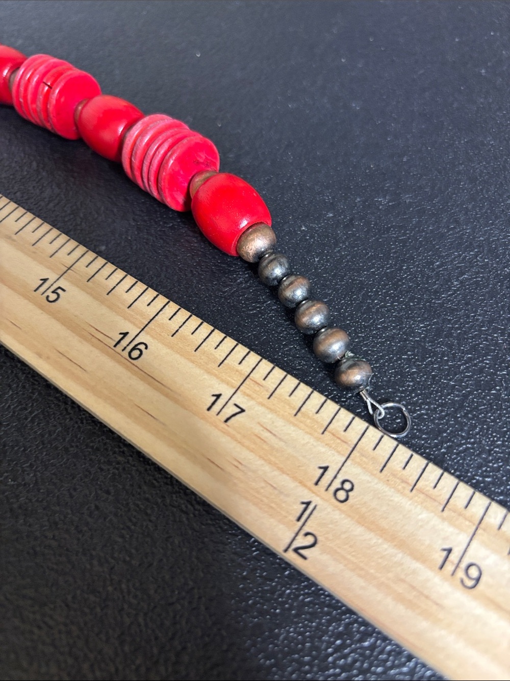 Vivian Vintage Chunky Bold Red Wooden Bead Statement Necklace - Picture 7 of 7